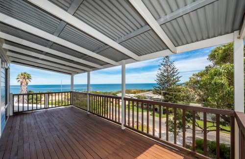 Guilderton House | Ocean Vista Large Modern Home With Ocean Views