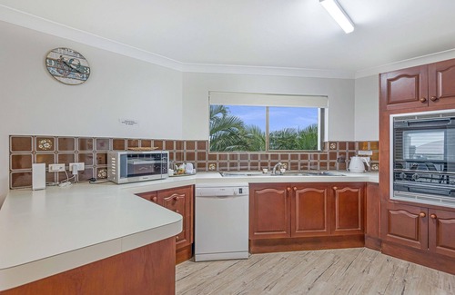 North Creek House | Ocean Waves - Townhouse across from the beach
