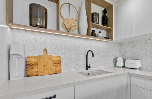 Sunshine Beach Apartment | Oceanbreeze - Sunshine Beach Ocean Views