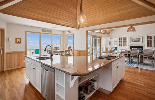 Ocean Hill House | Oceanfrnt, Private Pool, Dogs ok, HotTub, Elevator! August Weeks 30% Discount! Book Now!