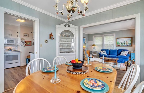 Boothbay Harbor Apartment | Oceanfront 2 bedroom unit on The Harbor