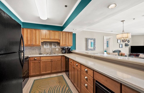 North Myrtle Beach Condo | Oceanfront 2 bedroom condo w/beautiful views, workout room, pool, easy beach access