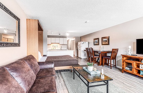 Neskowin Condo | Oceanfront, 2nd-floor condo with river/ocean views, balcony & beach access