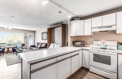Neskowin Condo | Oceanfront, 2nd-floor condo with river/ocean views, balcony & beach access
