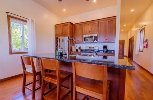 Caye Caulker Villa | Oceanfront 3 bed/2 Bath Home w/Pool - Lower Unit