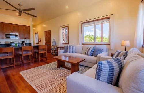 Caye Caulker Villa | Oceanfront 3 bed/2 Bath Home w/Pool - Lower Unit