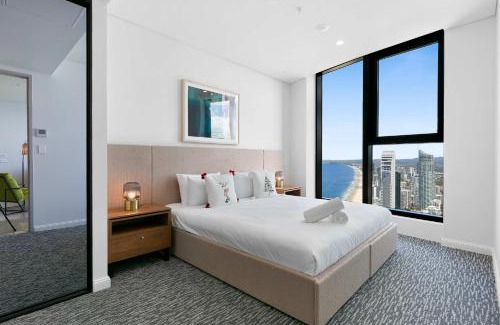 Surfers Paradise Apartment | Oceanfront 3-Bed with Stunning Views, Pool & Sauna