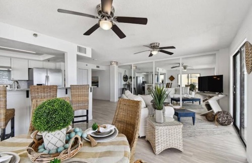 Madeira Beach Villa | OCEANFRONT 5⭐3BR/2BA/6BED Heated Pool 180 View Patio Beach Gear