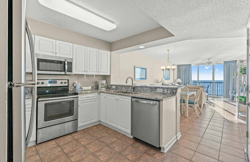 Ocean Drive Condo | Oceanfront 7th Floor, AshWorth, Lazy River, Pools | AshWorth - 707
