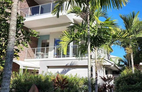 Urangan Apartment | Oceanfront
