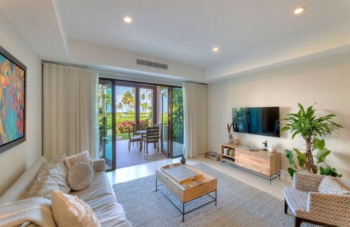 Herreras Condo | Oceanfront Beautiful 2 Bedroom Villa at St. Regis Bahia Beach Resort