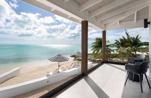 Venetian Road Settlement Villa | Oceanfront Bliss-3BR Escape
