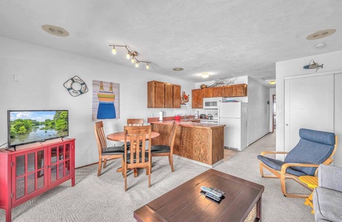 Newport Condo | Oceanfront Condo Amazing Views, Charming Nautical Theme, Covered Deck