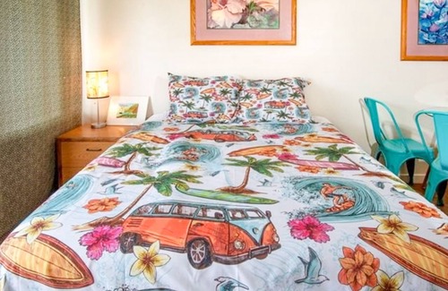 Maunaloa Apartment | Oceanfront Condo w/ Lanai, WiFi, Shared Pool/Grills - Steps to Kepuhi Beach!