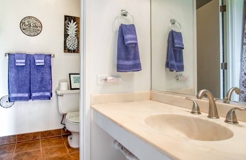 Maunaloa Apartment | Oceanfront Condo w/ Lanai, WiFi, Shared Pool/Grills - Steps to Kepuhi Beach!