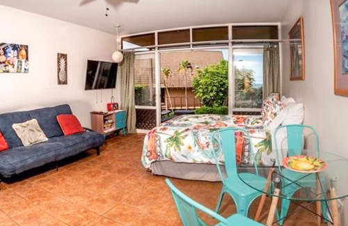 Maunaloa Apartment | Oceanfront Condo w/ Lanai, WiFi, Shared Pool/Grills - Steps to Kepuhi Beach!