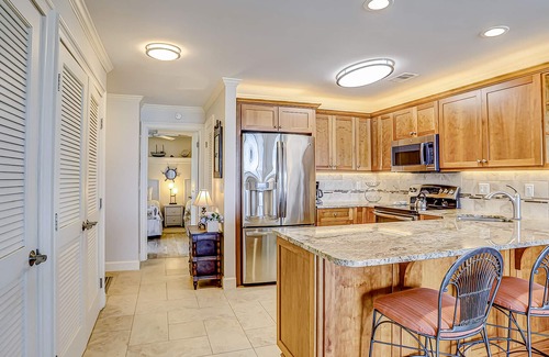 Folly Field Condo | Oceanfront condo w/free WiFi, balcony, shared pool & tennis court, & private W/D
