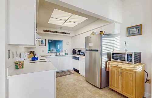 Palm Coast Condo | Oceanfront condo & WiFi- snowbirds OK!