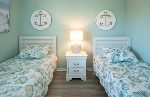 Kure Beach House | Oceanfront Condo with 3+ Pools - Ocean Dunes 1307