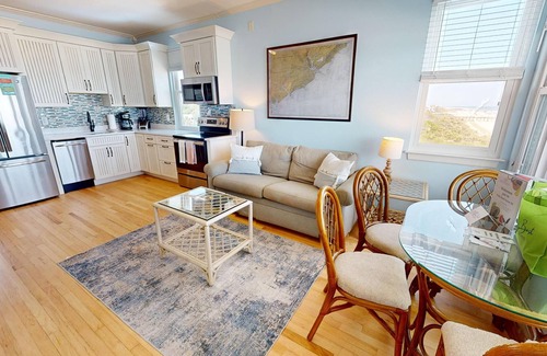 Folly Beach Condo | Oceanfront Corner Condo w/Beautiful Views~Folly Beach Suites 3A