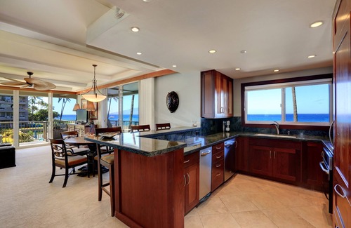 Kaanapali Condo | Oceanfront Corner Unit - #201 - Panoramic Ocean View - Over 165 "5" star reviews
