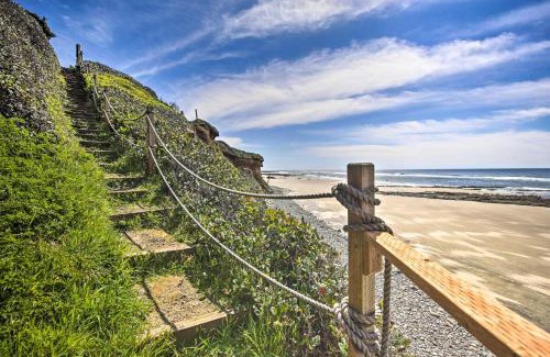 Yachats House | Oceanfront Cottage with Deck and Secluded Beach Access!