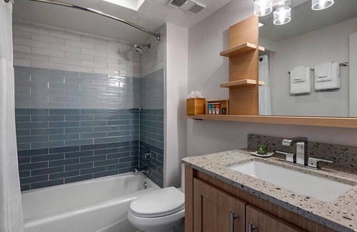 Daytona Beach Shores Resort | OCEANFRONT Daytona SeaBreeze 2 Bedroom Condo