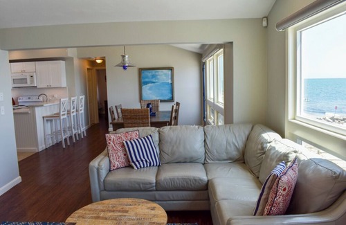 Dennis Port House | Oceanfront duplex sleeping 6-breathtaking views of Nantucket Sound