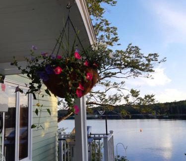 Chester House | Oceanfront Garden Cottage - Gateway to Attractions and Towns, Private Cove Mooring