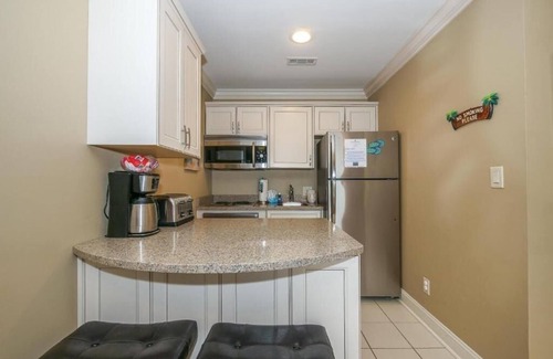 North Forest Beach Apartment | Oceanfront Hilton Head Condo 328 | Pool, Balcony & Family-Friendly