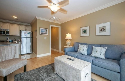 North Forest Beach Apartment | Oceanfront Hilton Head Condo 328 | Pool, Balcony & Family-Friendly