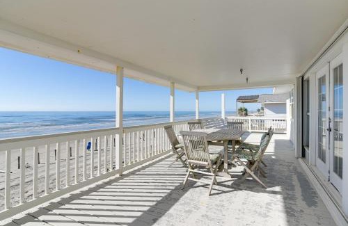 Bermuda Beach House | Oceanfront Home with Deck and Views in Galveston!