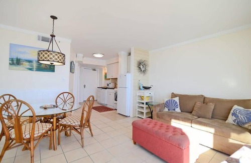 Crescent Beach Condo | Oceanfront in Heart of N Myrtle Beach with Pool