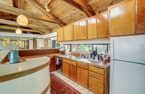 Manchester House | Oceanfront Irish Beach Home: Private Beach Access!