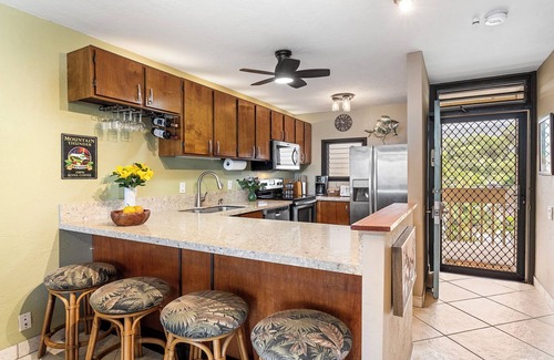 Kailua-Kona Condo | Oceanfront Living in Kona – 2BR/2BA Condo with Panoramic Views