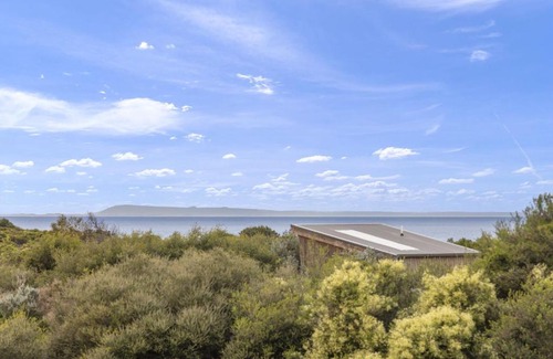 Torquay House | Oceanfront Living on the Esplanade