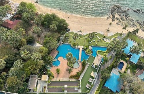 North Pattaya Apartment | Oceanfront Luxury Condo in Pattaya with Private Beach and Inifinity Pool - NOT A HOTEL 30 Day Stay Minimum