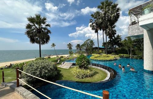 North Pattaya Apartment | Oceanfront Luxury Condo in Pattaya with Private Beach and Inifinity Pool - NOT A HOTEL 30 Day Stay Minimum