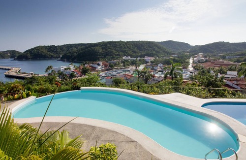 P Chahue Condo | Oceanfront Luxury with Bay & Marina Views