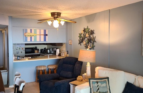 Windy Hill Condo | OCEANFRONT MAY WEEKLY RATES 45% OFF OF JUNE RATES. MAY 31 -JUNE 6 30% OFF .