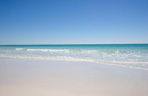 Sandestin Hotel | Oceanfront Modern Oasis