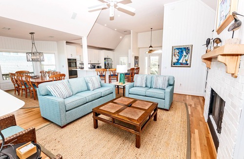 Southern Shores House | OCEANFRONT, Ocean Views, Private Pool, Hot Tub, SS10, The Russell Cottage