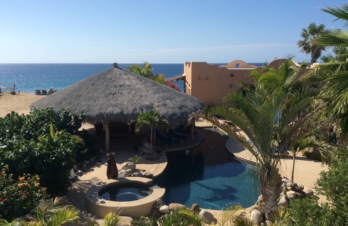 Chimalhuacan House | Oceanfront on secluded beach, pool & palapa