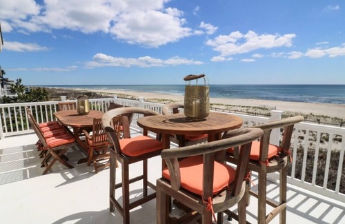 Surf City House | OCEANFRONT OPEN FOR FALL AND HOLIDAY SEASON 5 BEDROOM NEWLY REMODELED