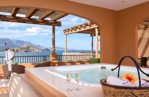 Loreto Apartment | Oceanfront Paradise with Private Terrace in Loreto