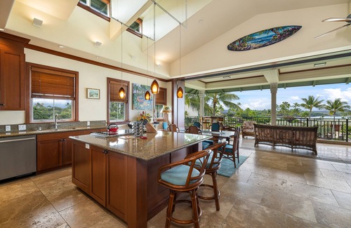 Waikoloa Condo | Oceanfront Penthouse above Gorgeous Beach | Waikoloa Resort