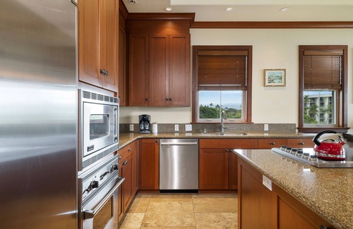 Waikoloa Condo | Oceanfront Penthouse above Gorgeous Beach | Waikoloa Resort