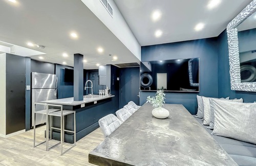 South Beach Condo | Oceanfront perfect for Bachelor/ette and Reunions