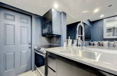 South Beach Condo | Oceanfront perfect for Bachelor/ette and Reunions