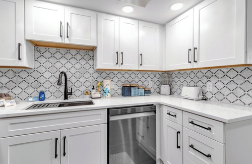 Orange Beach Condo | Oceanfront+Pool+Coffee Bar+Balcony+Arcade+WIFI+Fitness Room